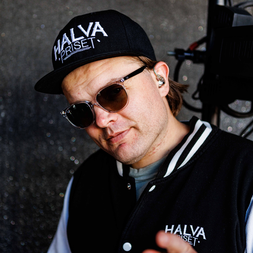 Svart Snapback - Brodert