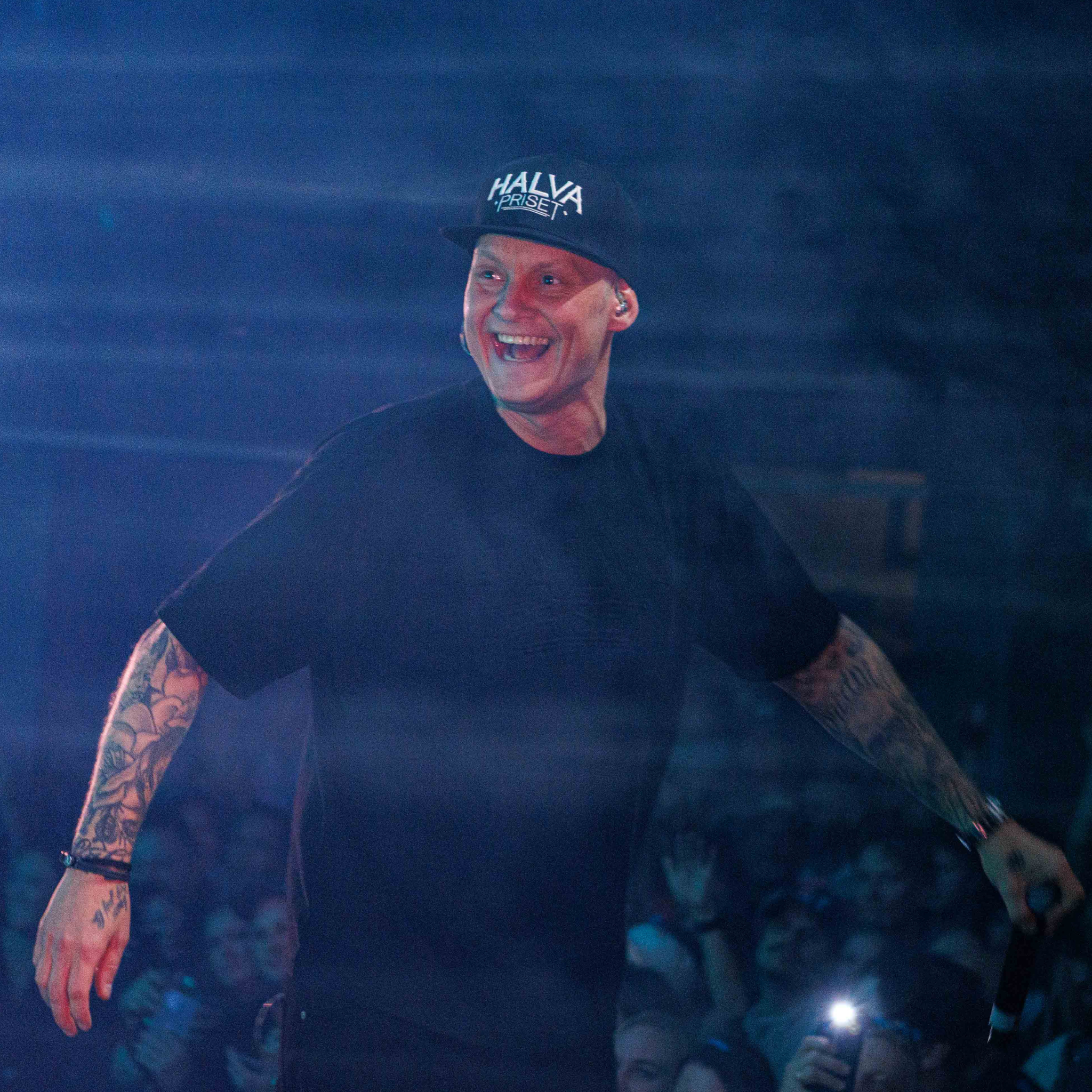 Svart Snapback - Brodert