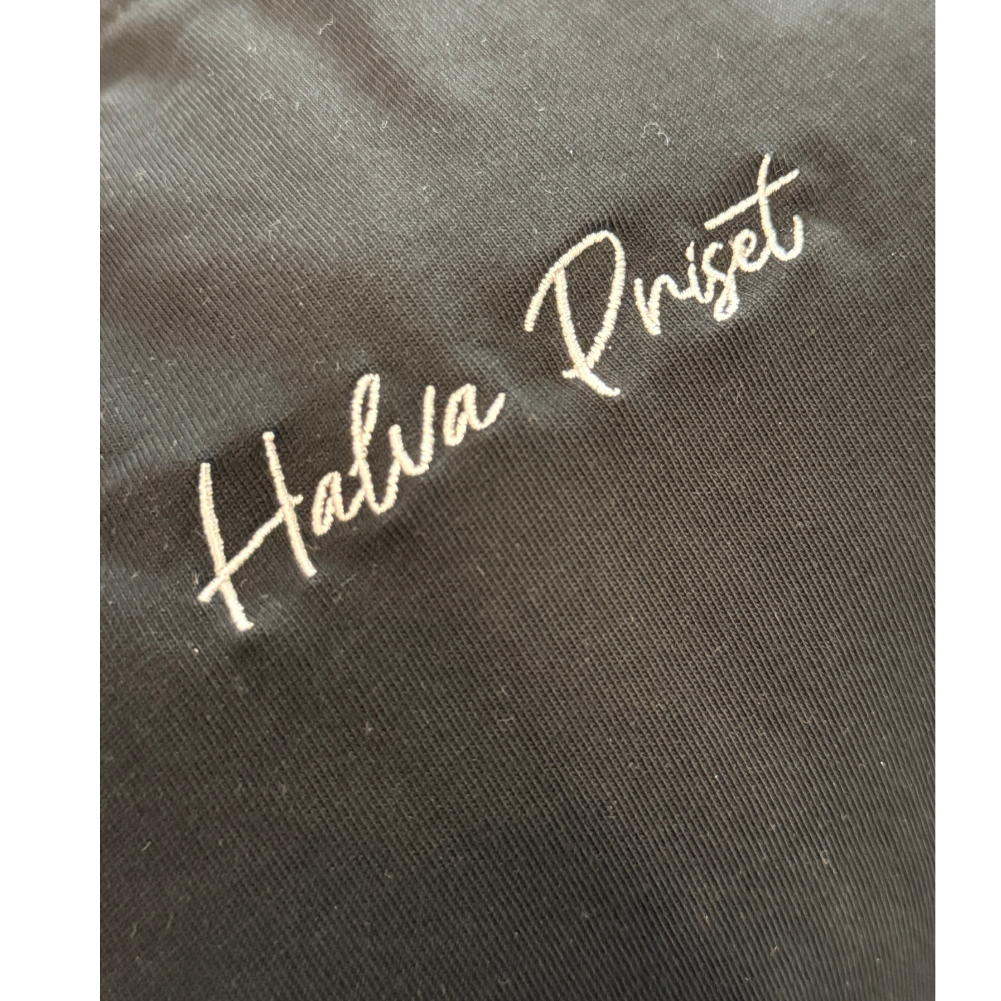 Svart T-shirt - Brodert